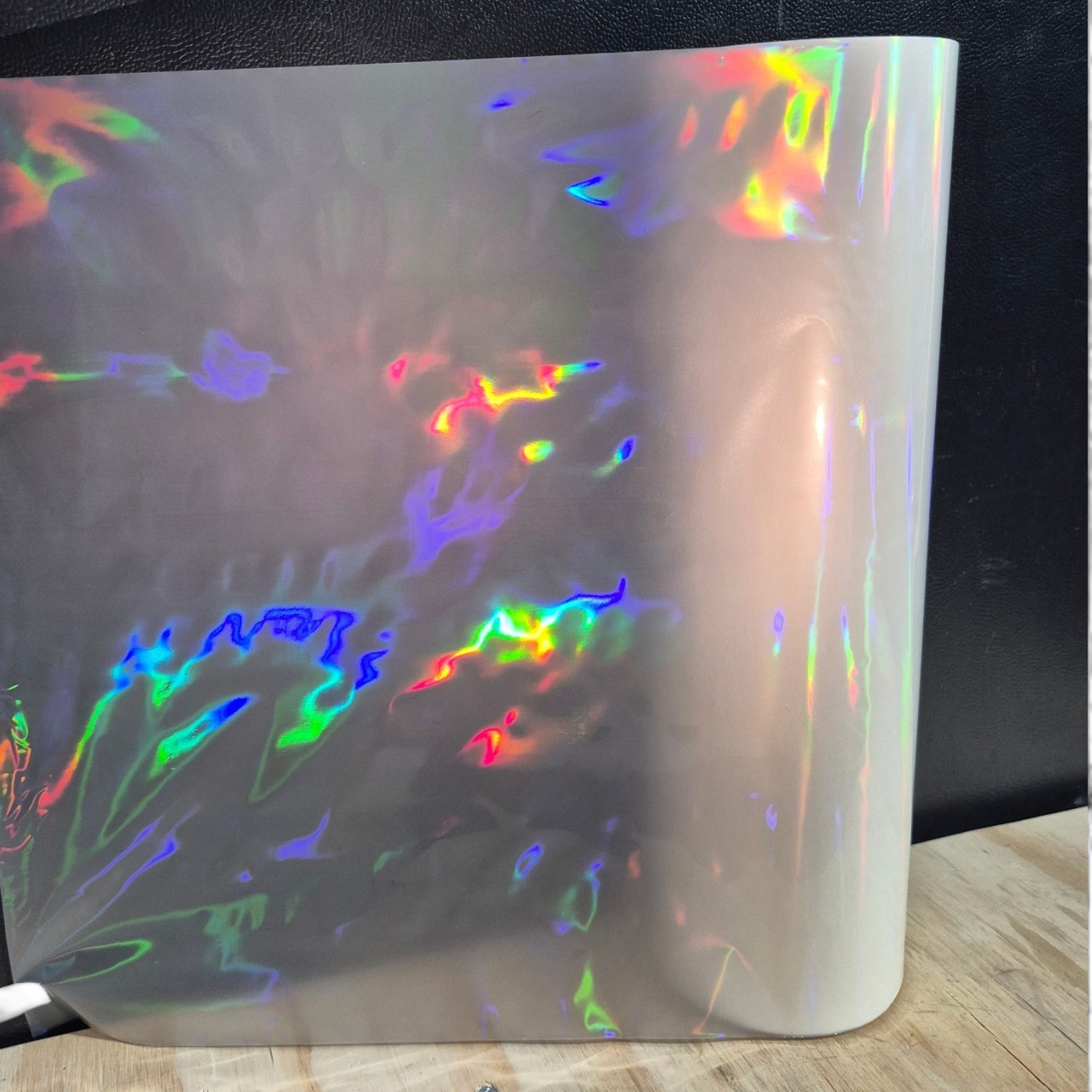 Rollo Plastificado Holográfico Clásico_Planeta Gráfico Rollo Plastificado Holográfico Clásico_Planeta Gráfico